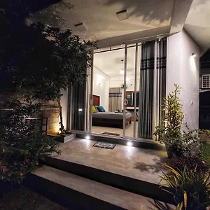 Chen - Near Airport 2* Negombo